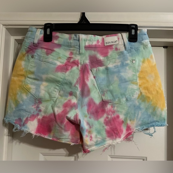 Judy Blue White with Multi-Colored Tie Dye Cut-Off Jean Shorts -Like New, Size L - Picture 5 of 5